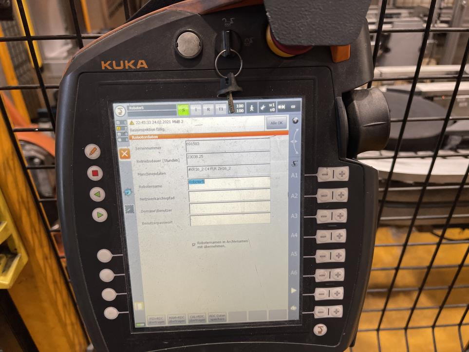 Well-maintained machining centers and robots from an automotive supplier-4